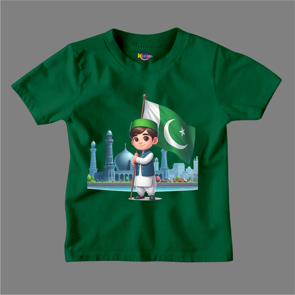 14 AUGUST CUTE BOY WITH PAKISTAN FLAG  T-SHIRT